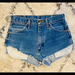 Vintage wrangler cut off denim shorts